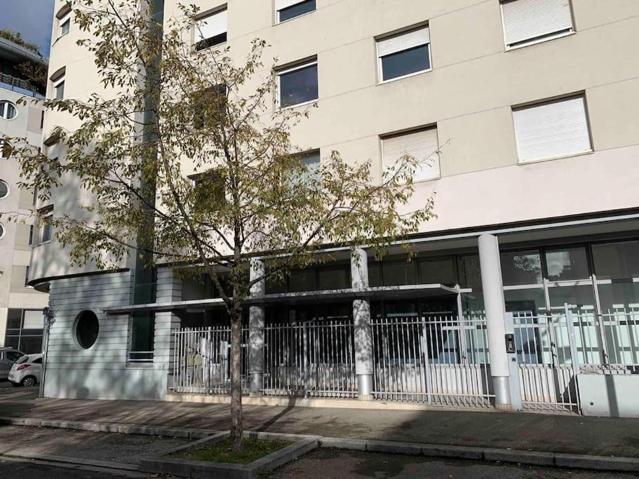 Apartamento Studio Le Pensier - Monplaisir Lyon Exterior foto